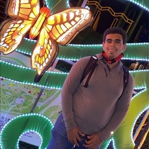 Meet your Posher, Carlos